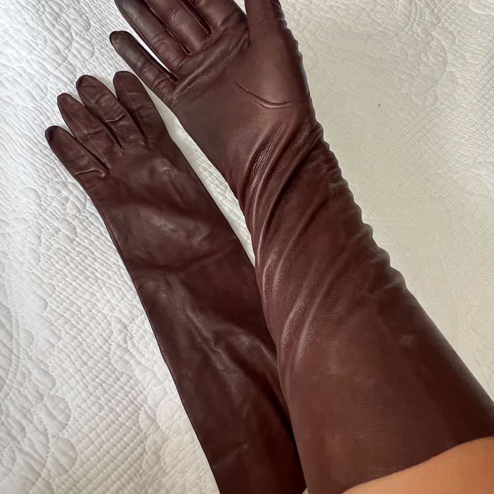 Vintage Burgundy Leather Gloves - Picture 2 of 3